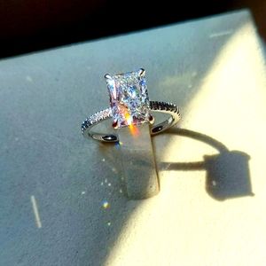 Solid 18k gold 2.53ct lab radiant diamond ring with side and Hidden halo lab dia